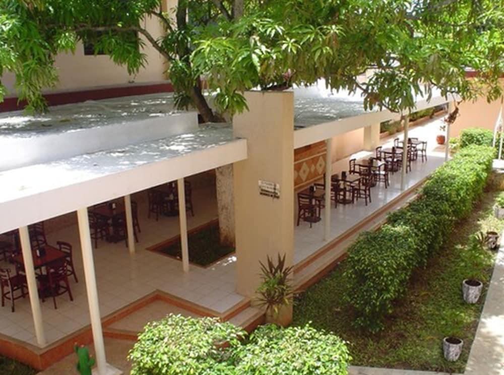 Hotel Plaza Yucatan Ticul Exterior photo